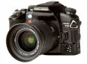 Konica Minolta Dynax 7D - Markteinfhrung November 2004 - Die Dynax 7D ist die erste digitale Spiegelreflexkamera, bei der ein Bildstabilisator im Gehuse integriert ist. Sie wrde 2005 von der Dynax 5D abgelst.. Die Fertigung der Minolta Digitalkameras wurde 2006 eingestellt, das Knowhow an Sony verkauft.